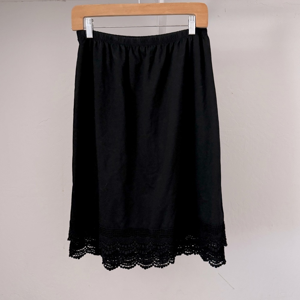 Elegant Black Lace Hem Skirt Cotton